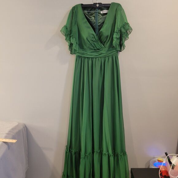 NEW $398 Mac Duggal Size 2 Butterfly Ruffle Trimmed A-Line Gown in Green - Picture 1 of 9